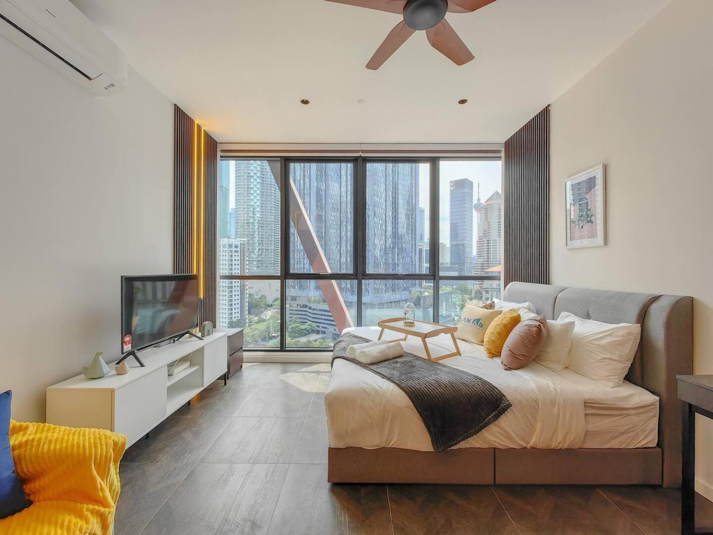 Scarletz Suites Klcc By Deko กัวลาลัมเปอร์ ภายนอก รูปภาพ